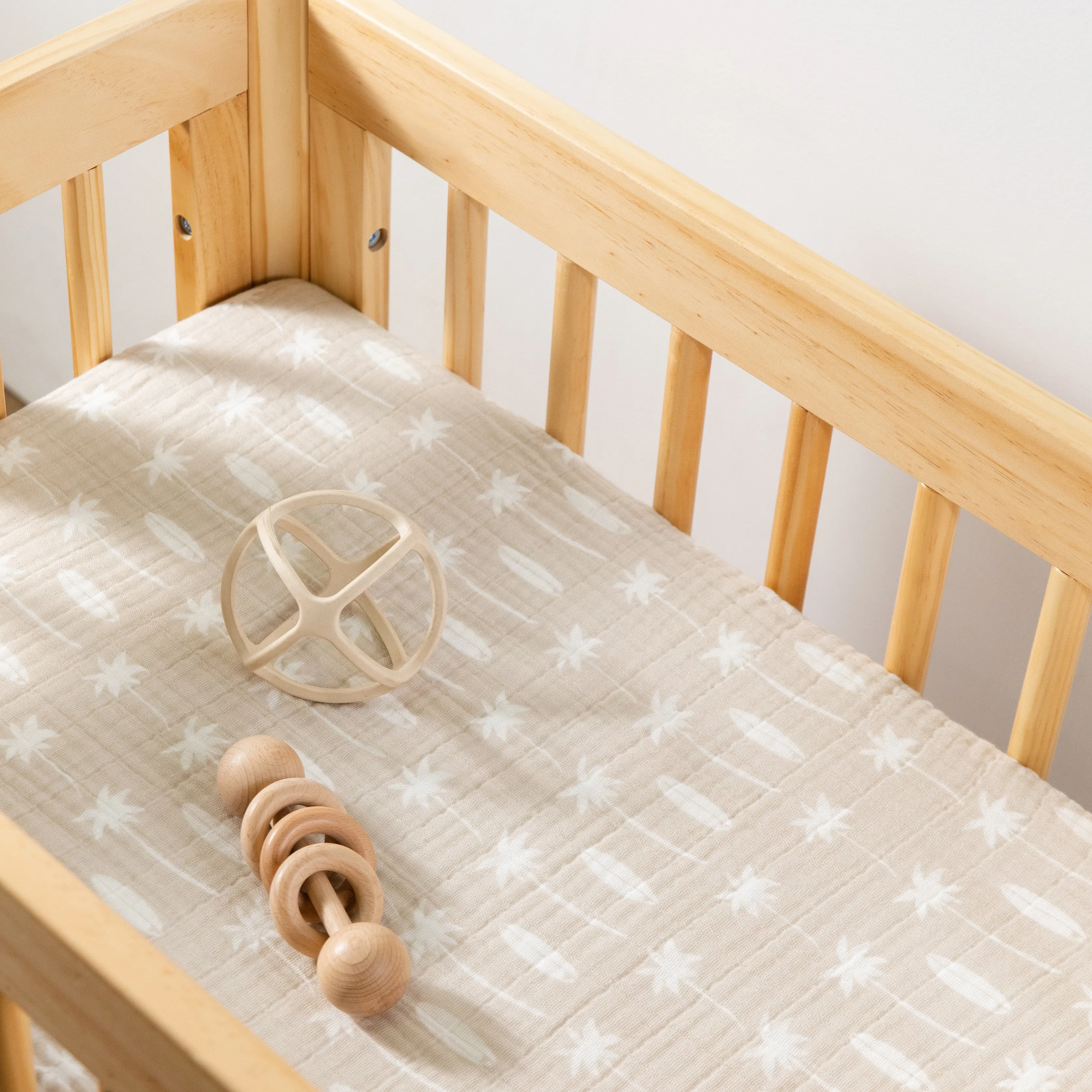 Babyletto Beach Bum All-Stages Bassinet Sheet in GOTS Certified Organic Muslin Cotton