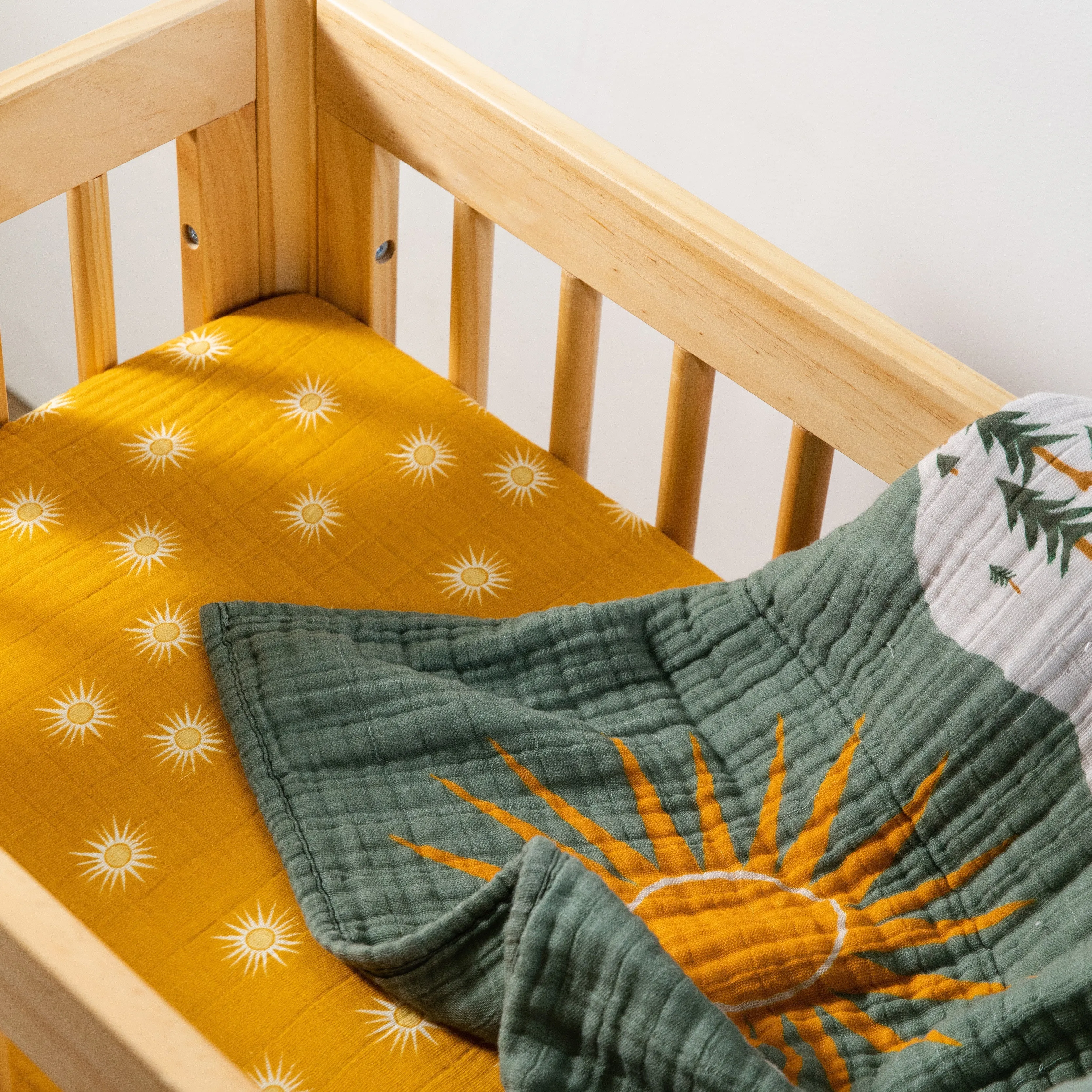 Babyletto Golden Hour All-Stages Bassinet Sheet in GOTS Certified Organic Muslin Cotton