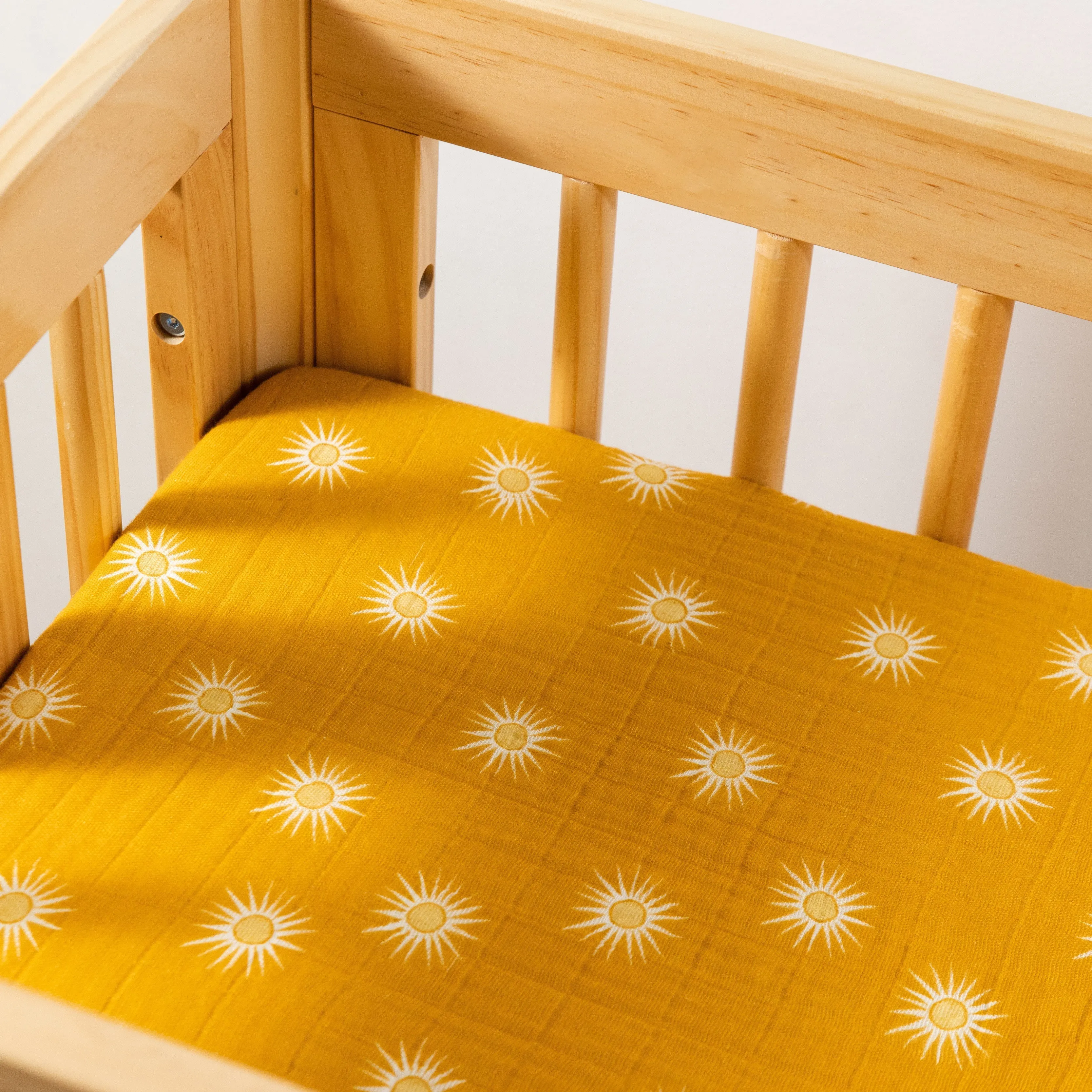 Babyletto Golden Hour All-Stages Bassinet Sheet in GOTS Certified Organic Muslin Cotton