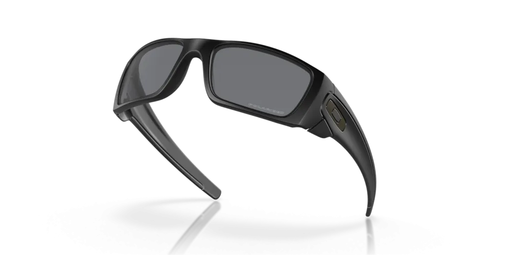 OAKLEY FUEL CELL MATTE BLACK W/ GREY POLARIZED